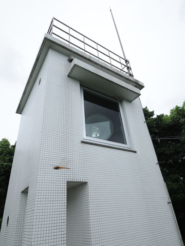 鳩之釜港三号防波堤南灯台