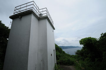 鳩之釜港三号防波堤南灯台