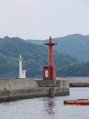 牛深港台場沖防波堤灯台