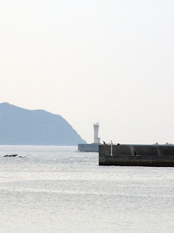 牛深港鶴崎2号防波堤南灯台