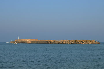浅茂川港東第2防波堤灯台