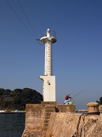 浅茂川港東内防波堤灯台