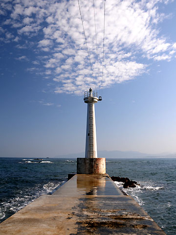 久美浜港南防波堤灯台