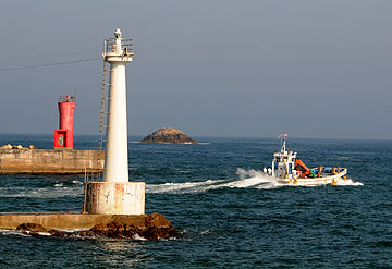 久美浜港南防波堤灯台