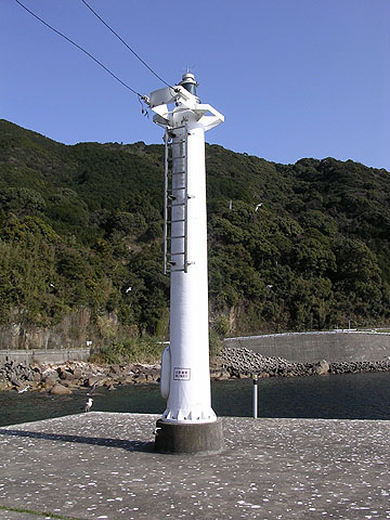 甫母港防波堤灯台