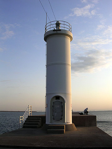 磯津港南防波堤灯台