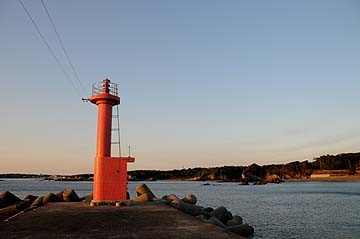 国崎港南防波堤灯台