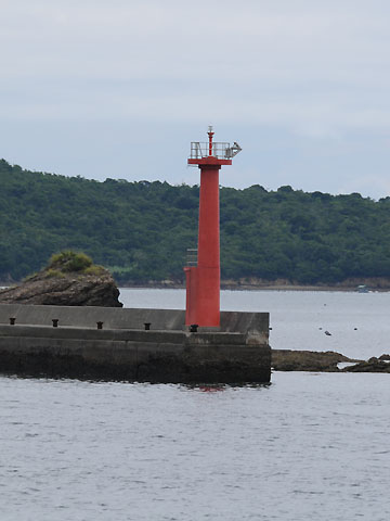 間崎港東防波堤灯台