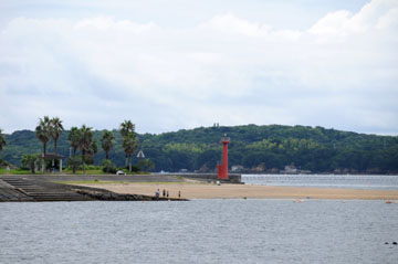 間崎港東防波堤灯台