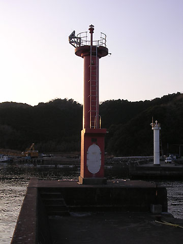 奈屋浦港東防波堤灯台