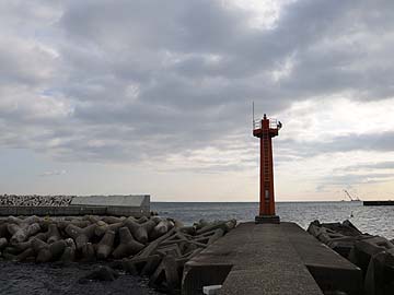津港北防波堤灯台