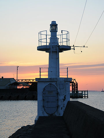 四日市港船だまり西防波堤灯台