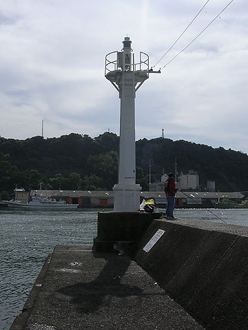 油津港内防波堤灯台