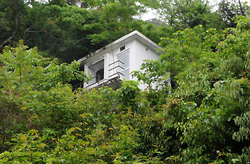 延岡港南西照射灯