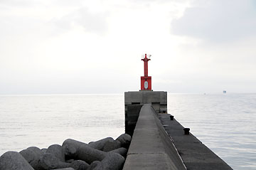 国見多比良港北防波堤灯台