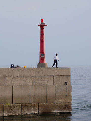 国見多比良港沖防波堤灯台