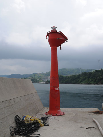 京泊港中ノ場3号防波堤灯台
