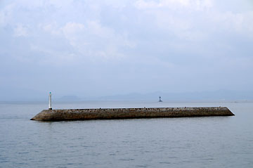 南有馬港島堤灯台
