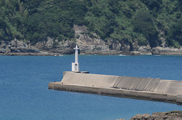 脇岬港南防波堤北灯台