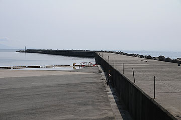 羽茂港西防波堤灯台