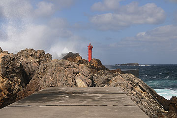 姫津港北口灯台
