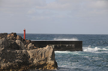 姫津港北口灯台
