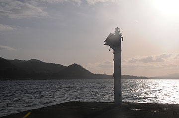 入桑港北防波堤灯台