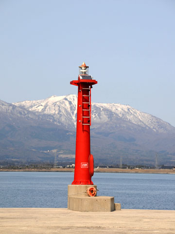 真野港南防波堤灯台
