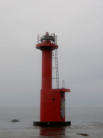 名立港西防波堤灯台