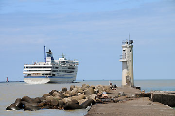 新潟港西区東防波堤灯台