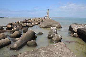 新潟港西区東防波堤灯台