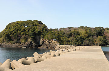 小木港内ノ澗防波堤灯台