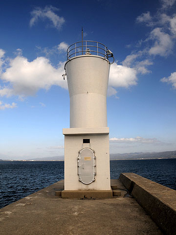 佐渡二見港防波堤灯台