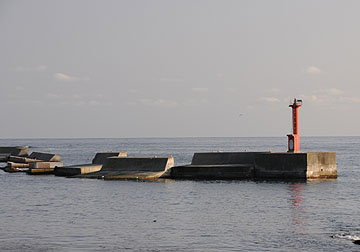 水津港北防波堤灯台