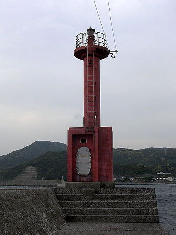 佐賀関漁港幸の浦南防波堤灯台