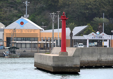 頭島港東防波堤灯台