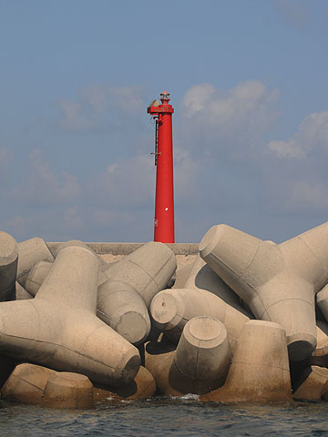 船浦港上原地区沖防波堤灯台