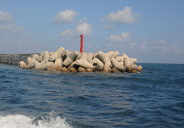 船浦港上原地区沖防波堤灯台