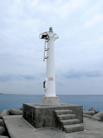 宜野湾港北防波堤灯台