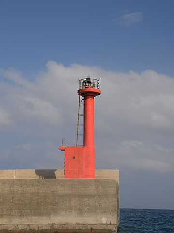 波照間港北防波堤灯台