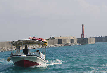 波照間港北防波堤灯台