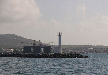 石垣港西防波堤灯台