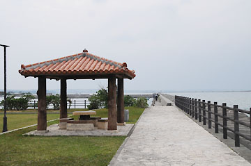 金武中城港浜地区防波堤灯台