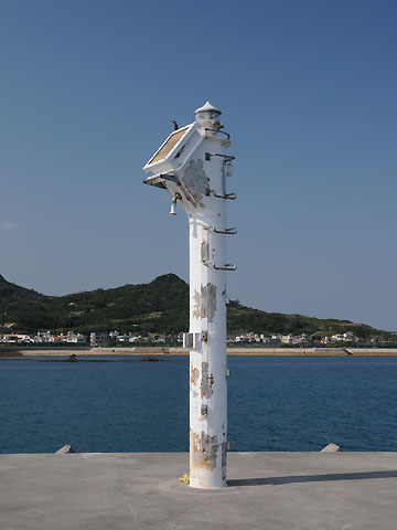 金武中城港安座真地区外防波堤灯台