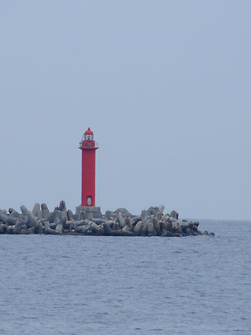 那覇港新港第一防波堤北灯台