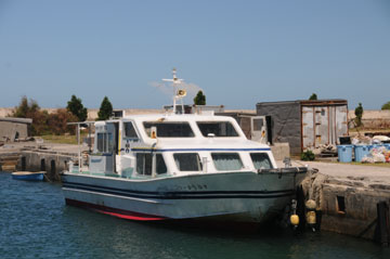 島尻港大神東防波堤灯台