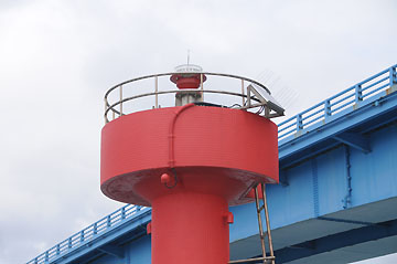 渡久地港南防波堤灯台