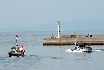 淡輪漁港沖防波堤西灯台