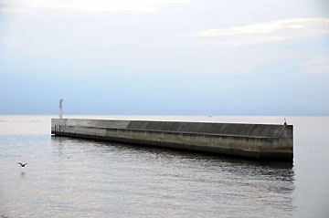 道越港竹崎西側2号防波堤東灯台