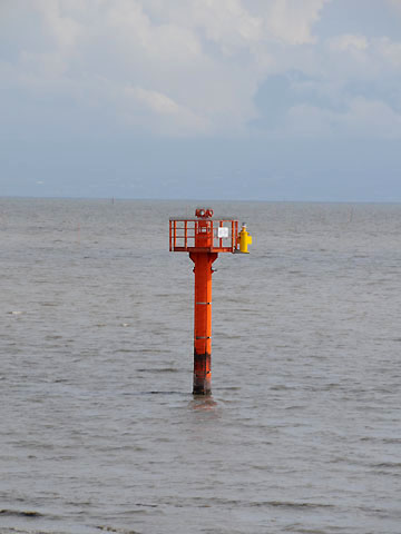 佐賀空港進入灯台2号施設灯